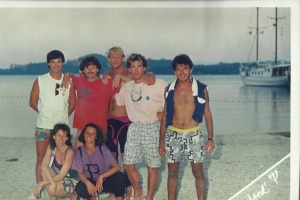 GO Corfou 1989, en rouge, Bruno chef des sports, à droite, Vincenzo, responsable ski nautique
