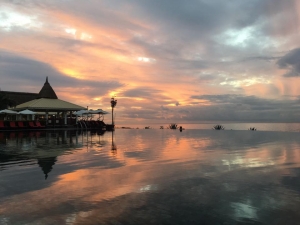 Sunset sur la Piscine Zen