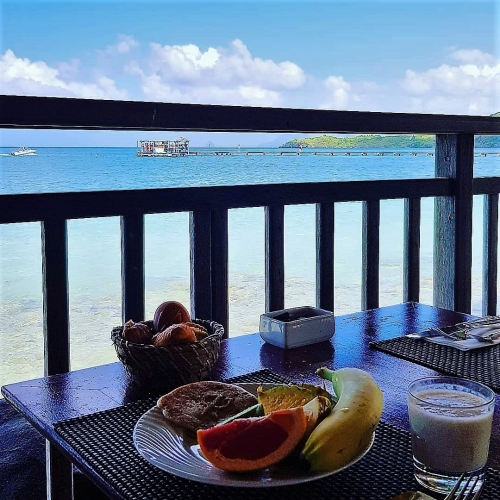 Petit Déj Pieds dans l'eau2.jpg