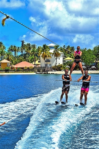 PYRAMIDE  ski nautique.jpg