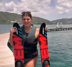 Shirley Chargée de Communication