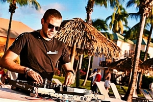 Thyrsos DJ