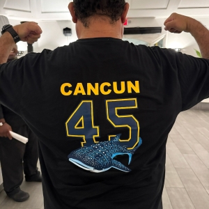 T Shirt 45 Cancun Requin Baleine.jpg