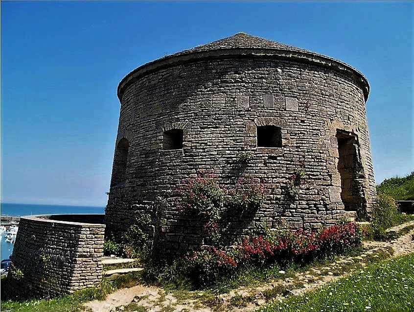 tour vauban port en bessin